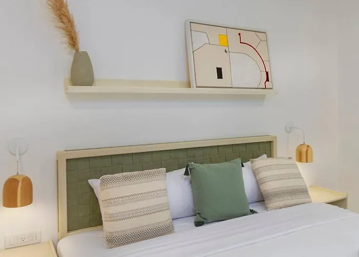 2 Bedroom + Private Pool And Roof Terrace Apartment