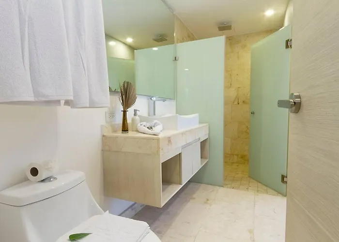 2 Bedroom + Private Pool And Roof Terrace Apartment *