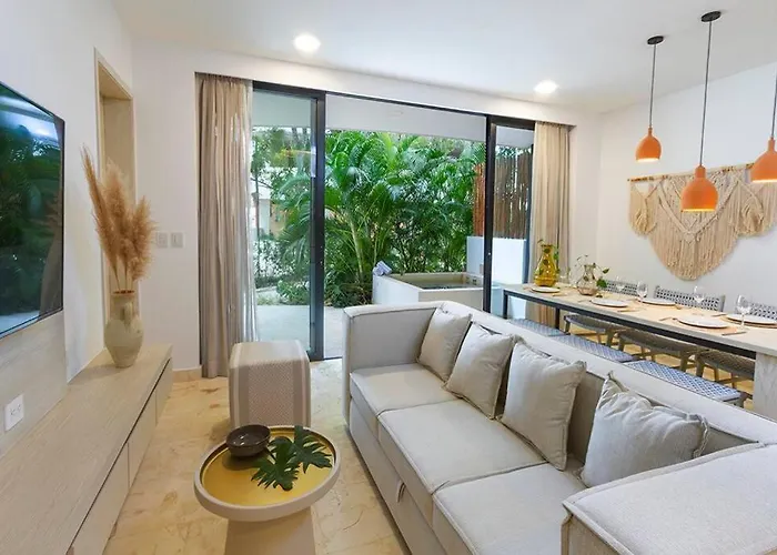 2 Bedroom + Private Pool And Roof Terrace Apartment *