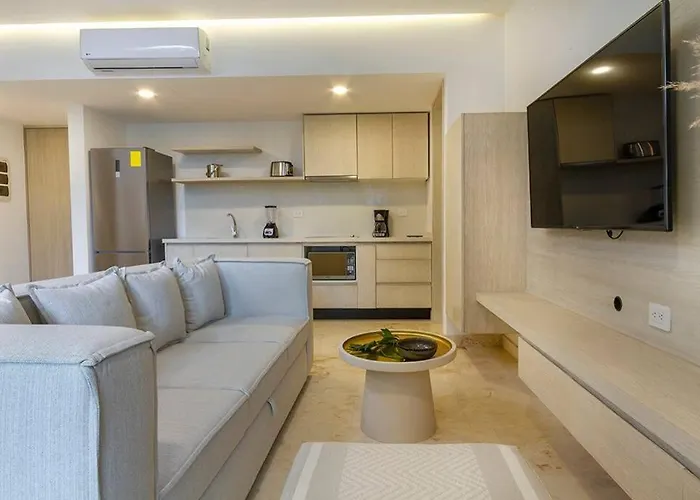 2 Bedroom + Private Pool And Roof Terrace