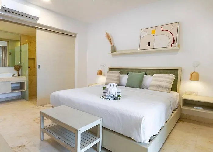 2 Bedroom + Private Pool And Roof Terrace Apartment *