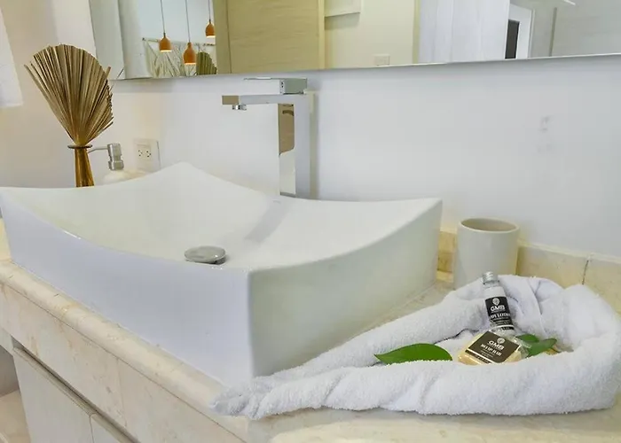 2 Bedroom + Private Pool And Roof Terrace Apartment