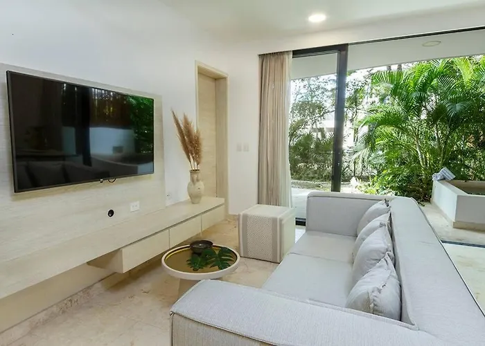 Apartment 2 Bedroom + Private Pool And Roof Terrace *