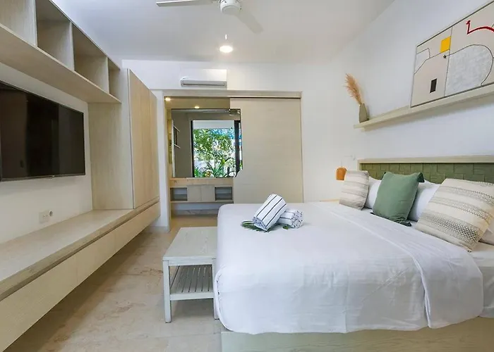 2 Bedroom + Private Pool And Roof Terrace