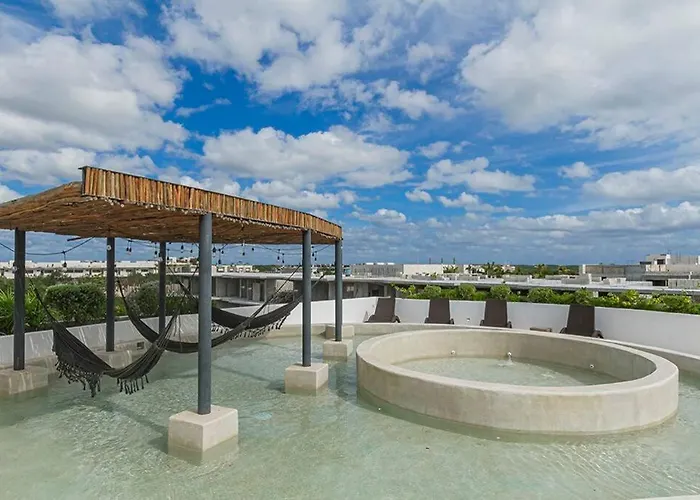 2 Bedroom + Private Pool And Roof Terrace *